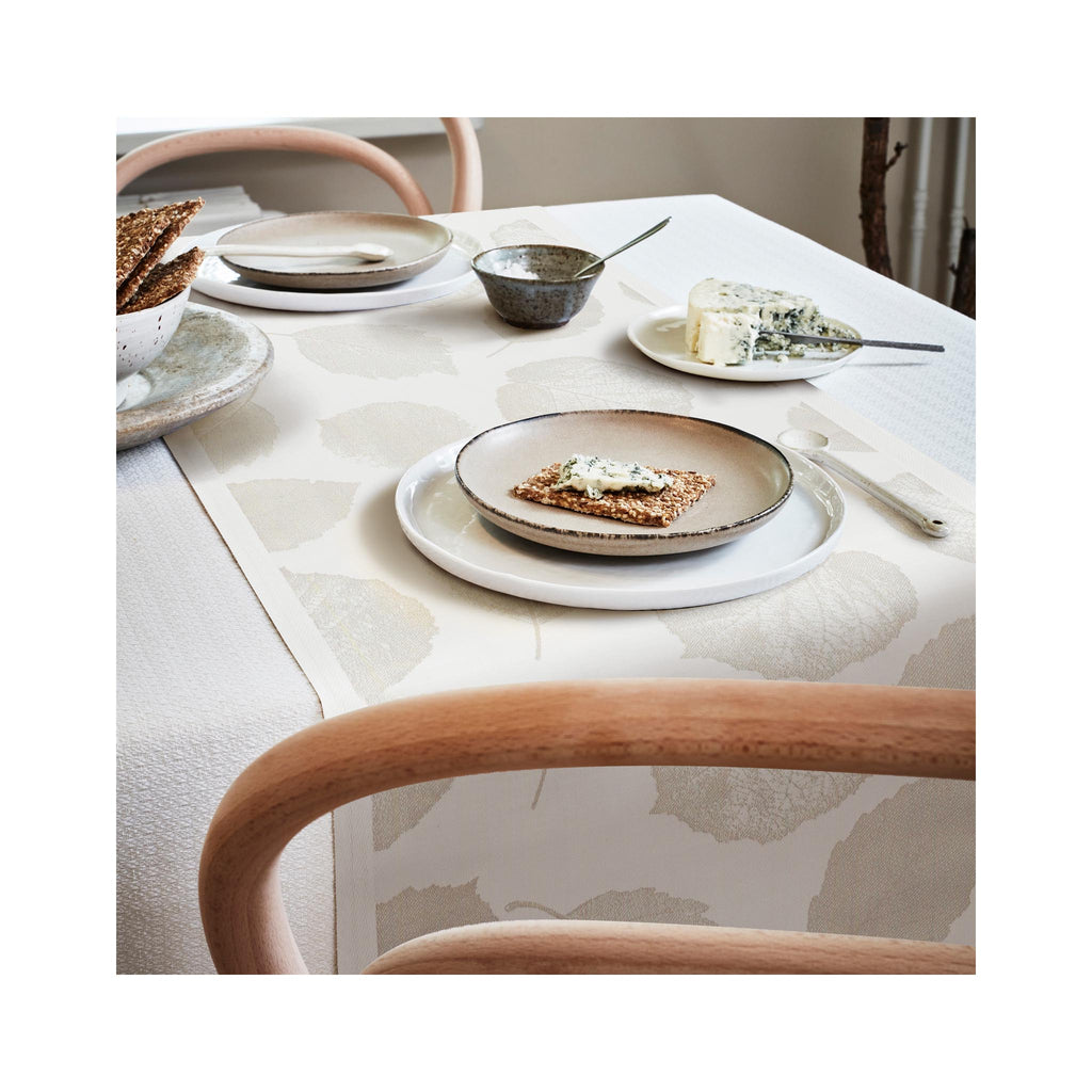 Ekelund Runner - Bladnerv on table