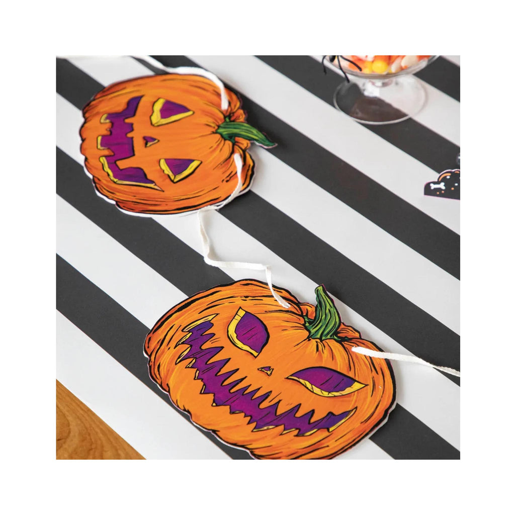 Jack O' Lantern Bunting on table