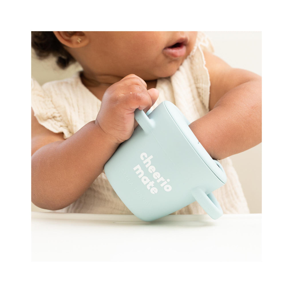 Bella Tunno Cheerio Mate Happy Snacker - in use