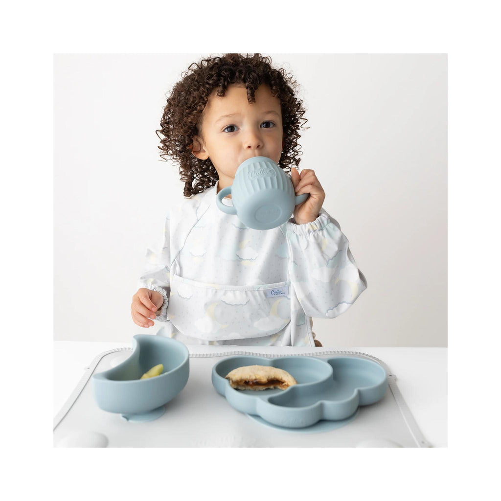 Calla & Friends Brody Silicone Cup - Powder Blue in use